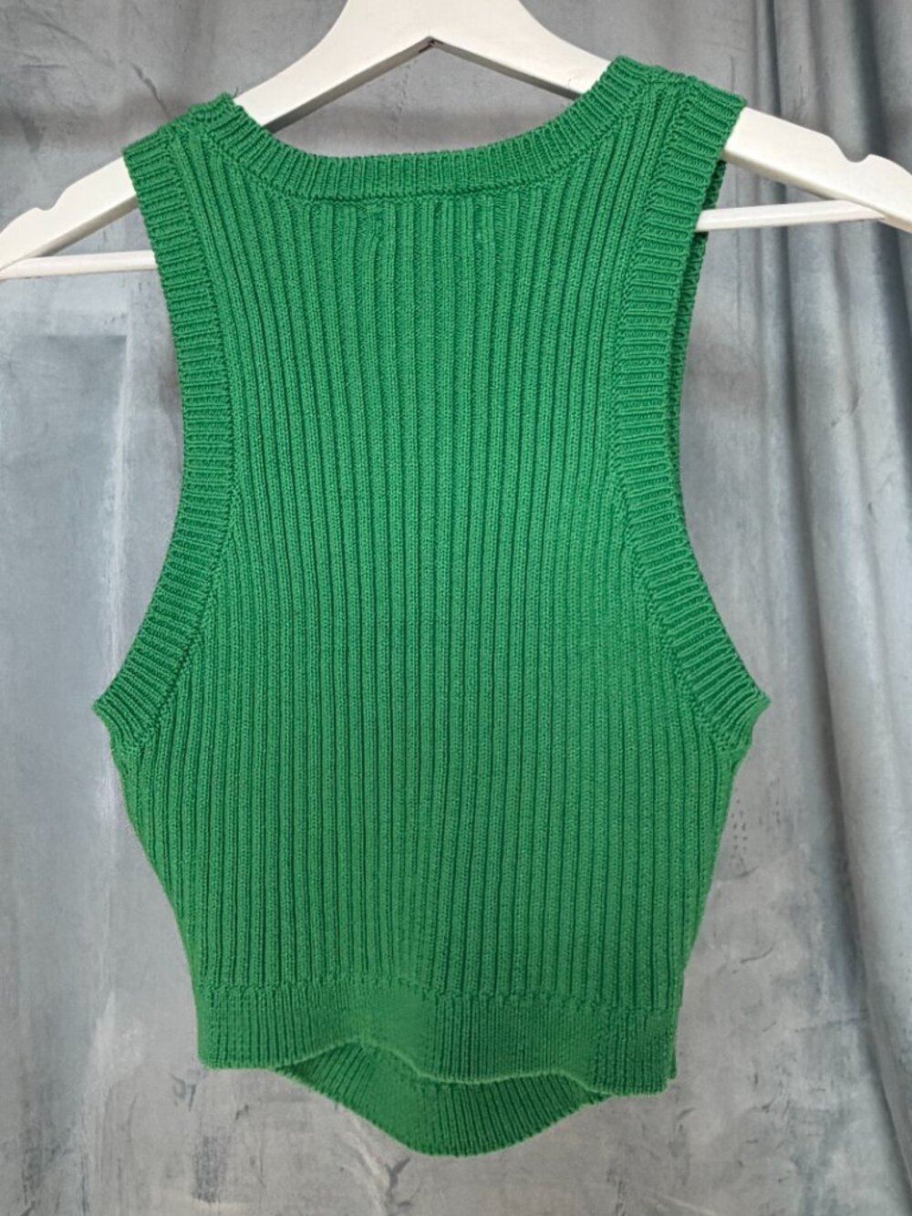 Green Tank - Picture 2 of 2
